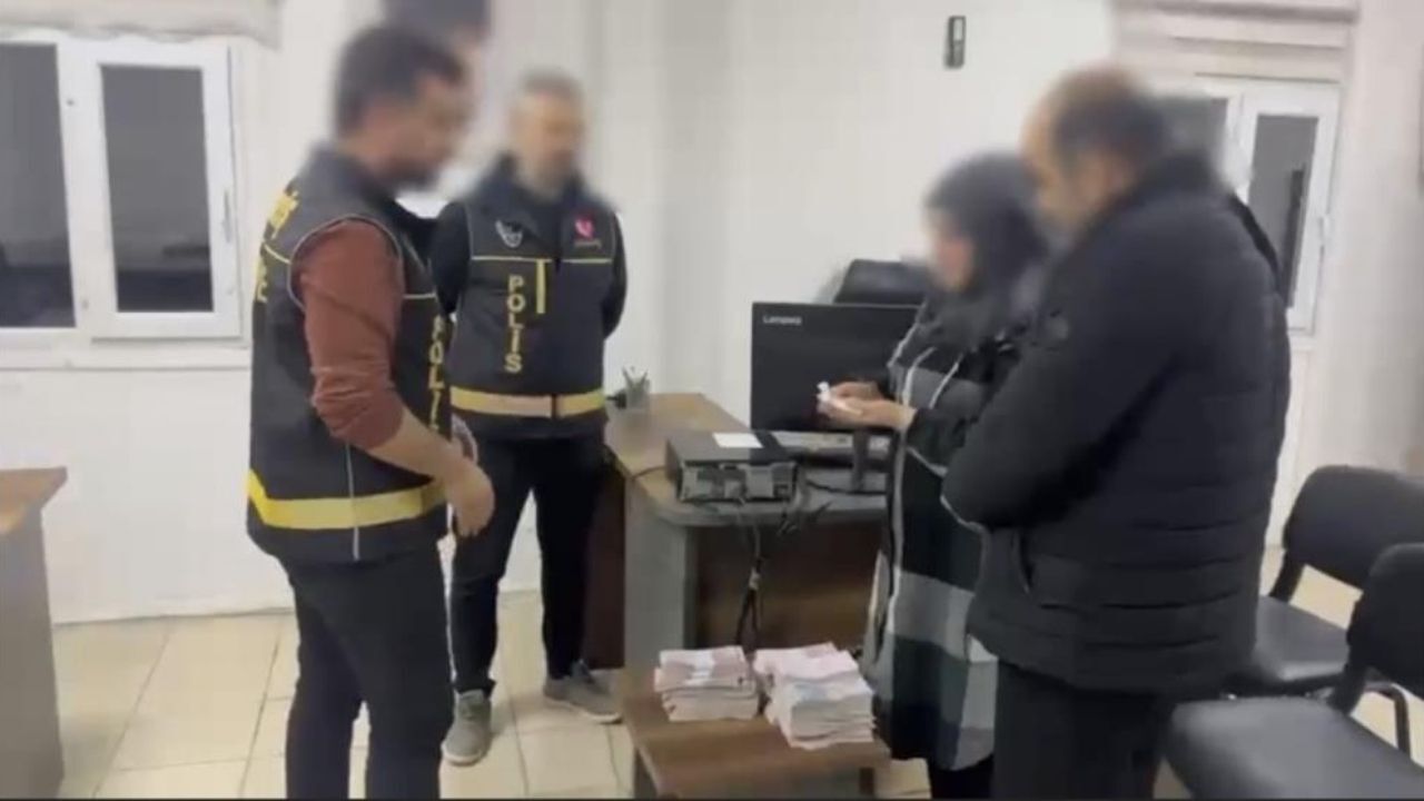 Osmaniye'nin Terlikli Dolandırıcısı Şaşkına Çevirdi! Osmaniye Polisi Filmlere Taş Çıkaran Operasyonla Yakaladı (3)