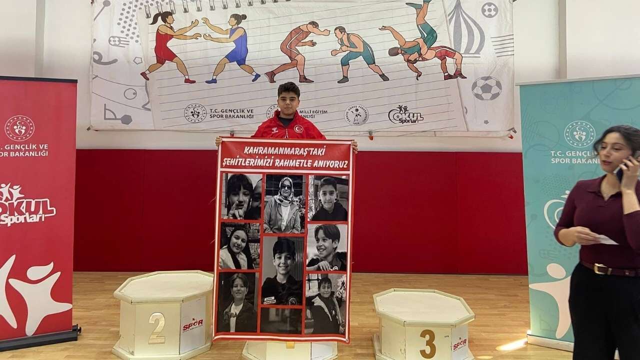 Osmaniye’ye Güreşte Türkiye Üçüncülüğü Geldi