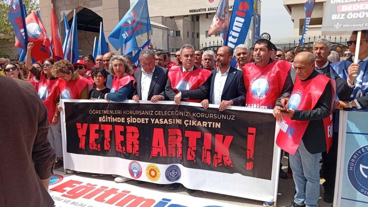 Şanlıurfa Ve Kahramanmaraş'ta Okullara Silahlı Saldırı Sonrası Osmaniye'de Eğitimciler Sokakta! (1)