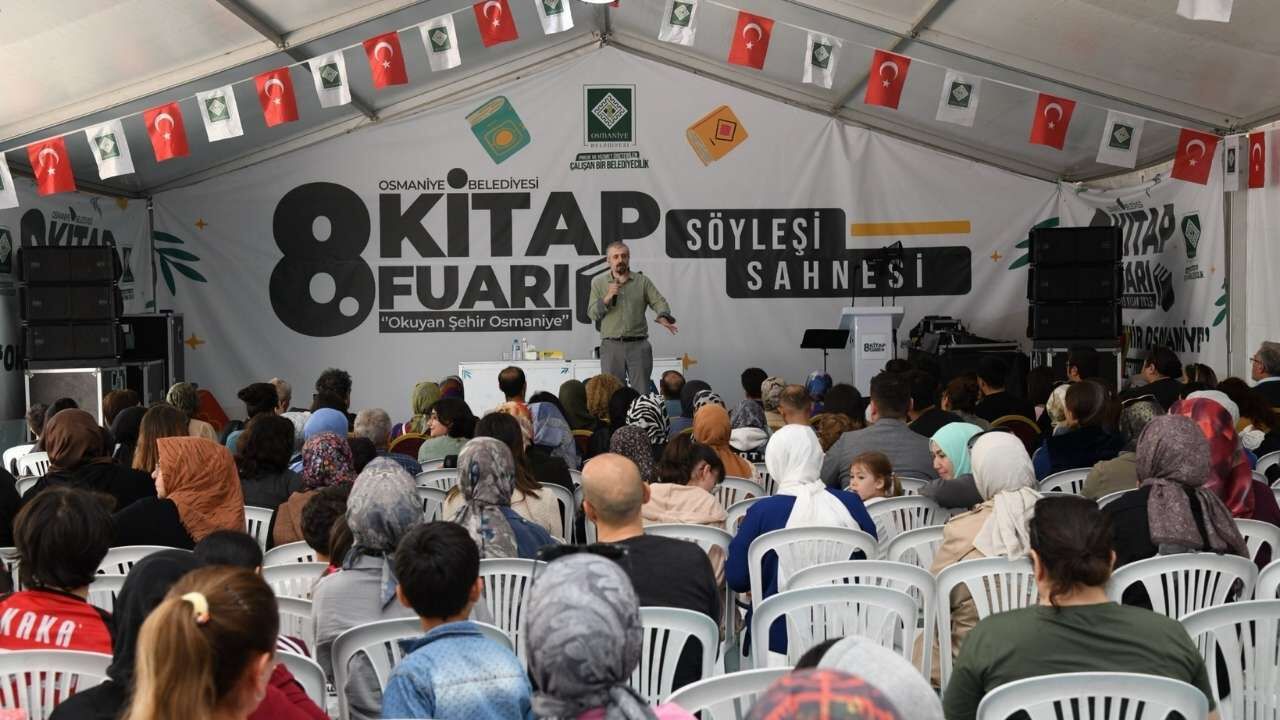 Ünlü Yazar Serkan Karaismailoğlu Osmaniye’de Okurlarıyla Buluştu (1)