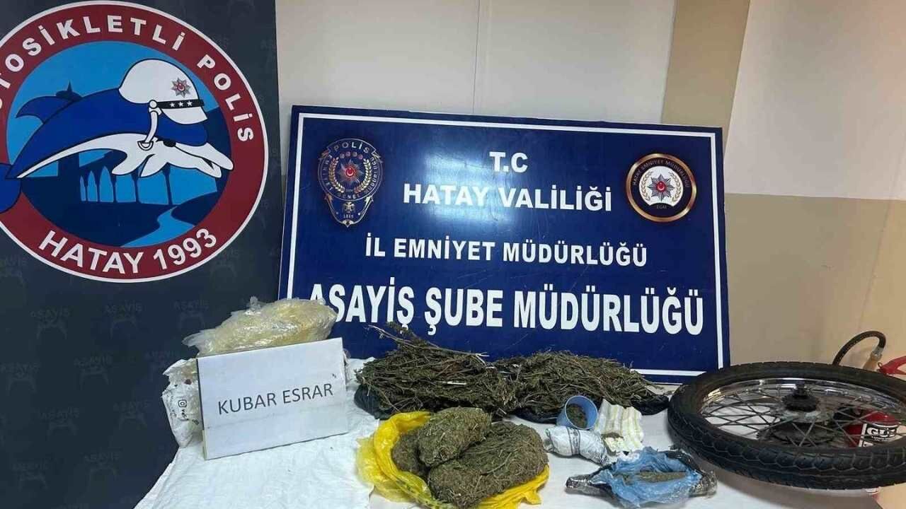 Yasaklı Maddeyi Motosiklet Lastiğine Gizleyip Polise Teslim Etti (2)