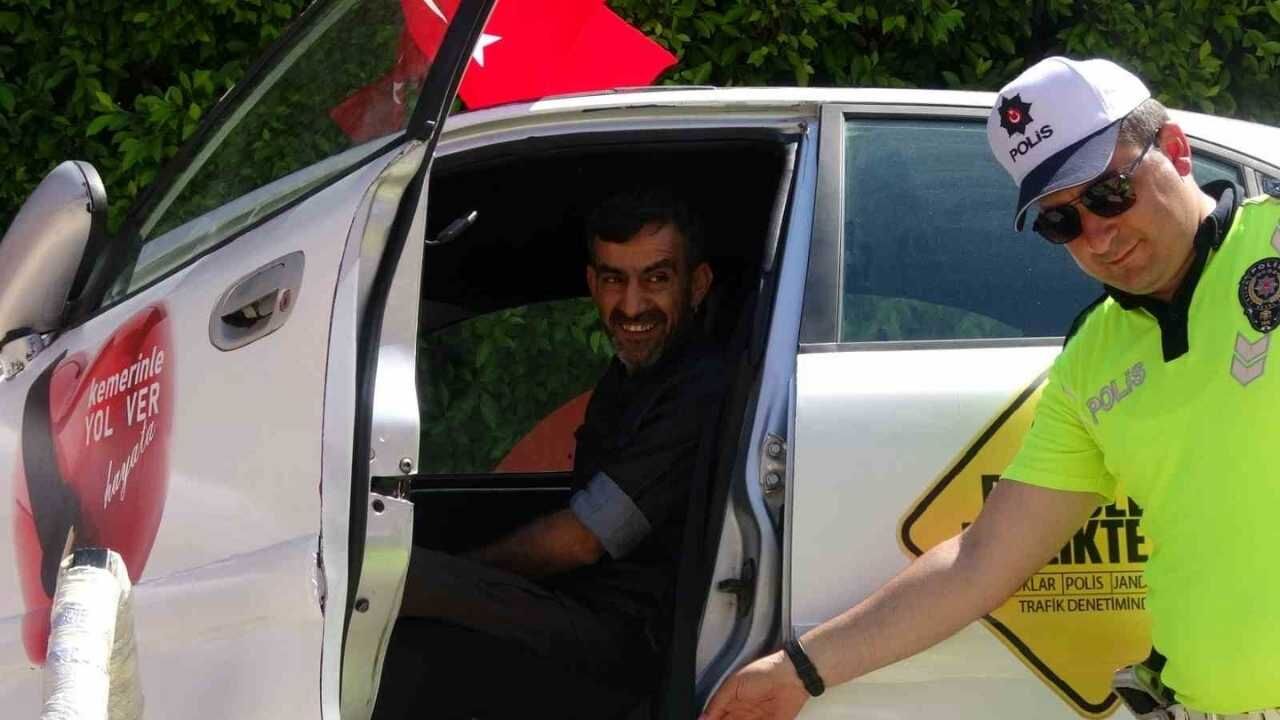 Adana’da Alkol Simülasyon Gözlüğüyle Zorlu Sınav Topa Vuramadılar (2)