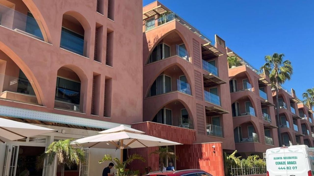 Alanya'da Otel Odasında Şüpheli Ölüm İsveç Uyruklu Kadın Ölü Bulundu (1)