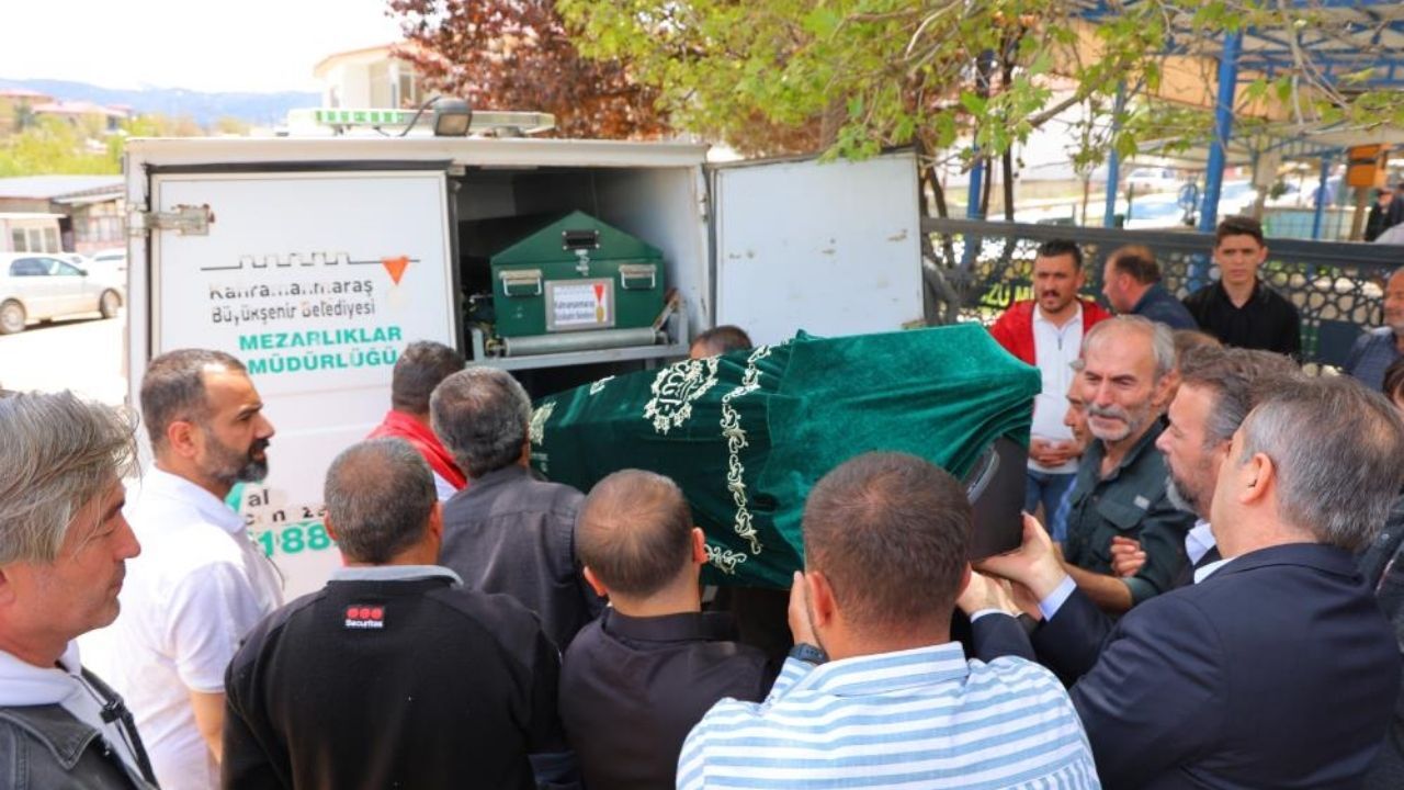 Antalya'daki Vahşetin Kurbanı Kübra Yapıcı, Memleketi Kahramanmaraş'ta Defnedildi (1)