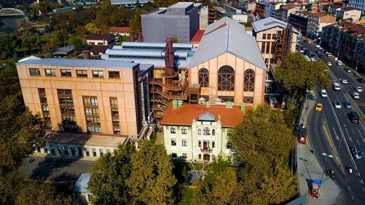 Bilgi Üniversitesi Kapatıldı (2)