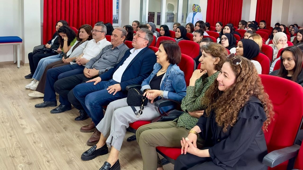 Çocuk Gelişimi Öğrencileri Mesleğin İnceliklerini Okü Öğretim Görevlisi Celil Atasever’den Dinledi (2)