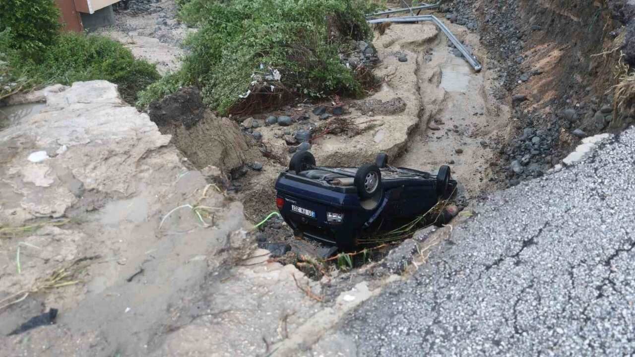 Çöken Yola Düşen Otomobilin Sürücüsü Hayatını Kaybetti (2)