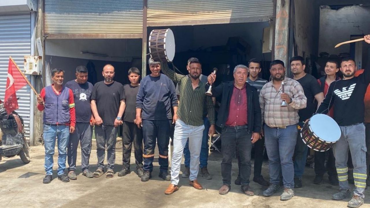 Düziçi Sanayi Esnafından Davul Zurnalı 1 Mayıs Kutlaması