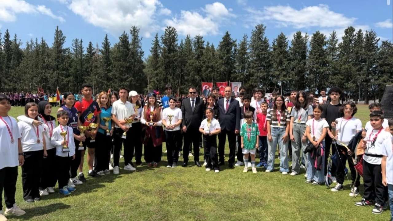 Düziçi’nde Muhteşem 19 Mayıs Kutlaması