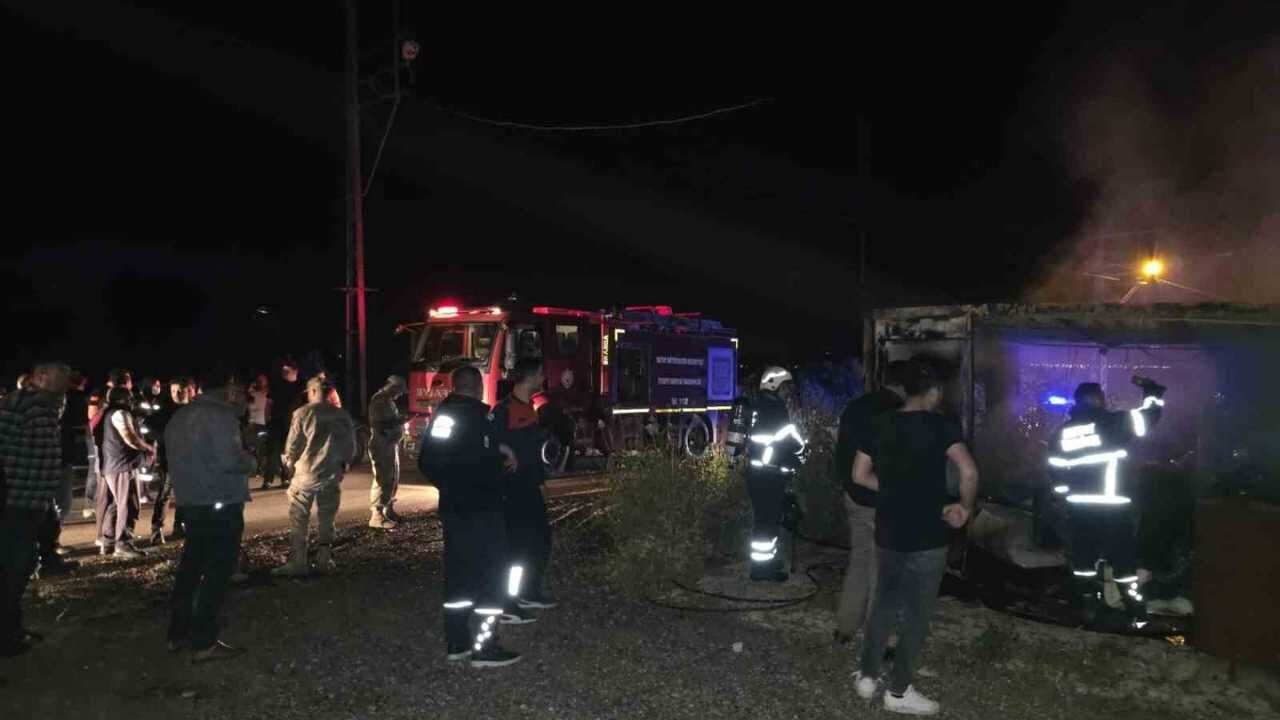 Hassa’da Korkutan Konteyner Yangını (2)