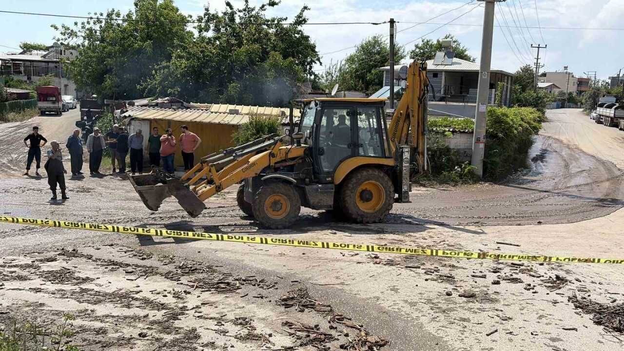 Hatay Valisi Masatlı Dörtyol Sel Bölgesinde İncelemelerde Bulundu (2)