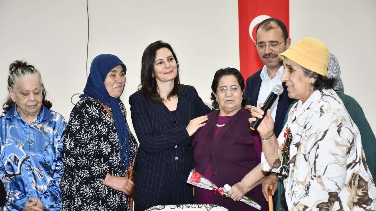 Kadirli Huzurevi’nde Anlamlı Anneler Günü Ziyareti (1)