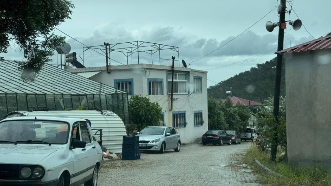 Mersin'de Acı Olay 2 Kardeş Öldü, Anne Baba Yaşam Savaşı Veriyor! (1)-3
