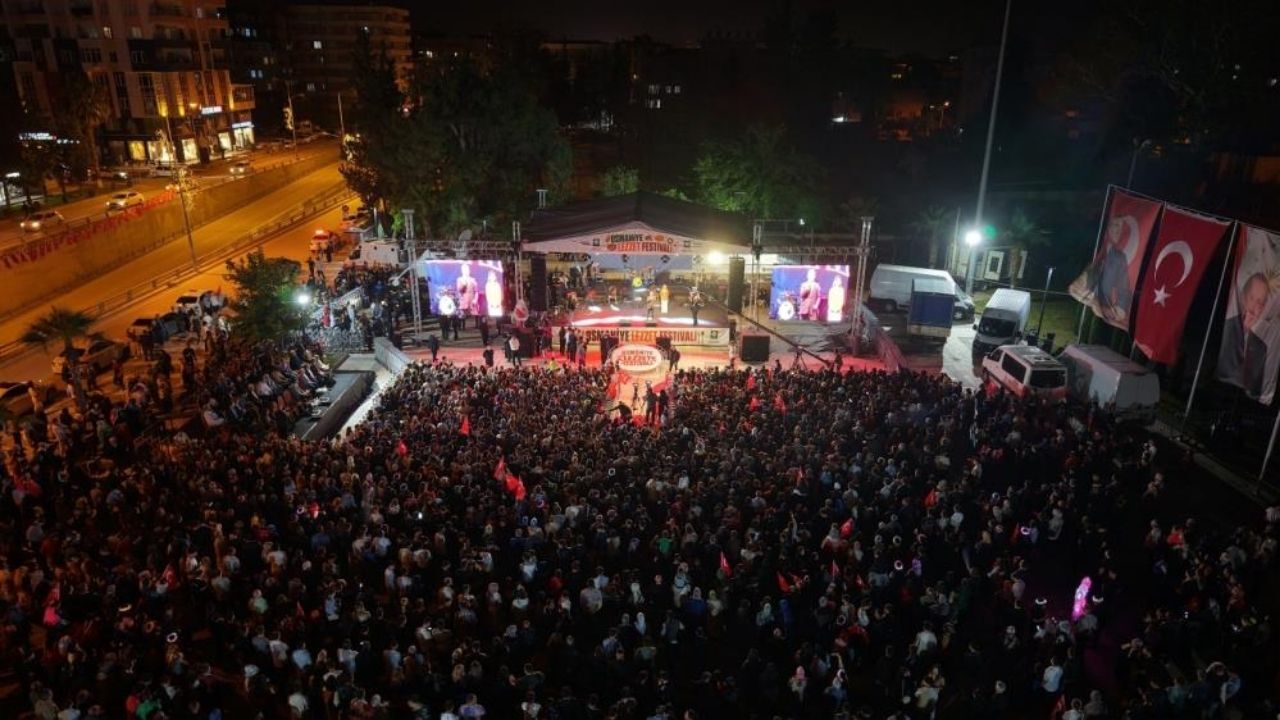 Osmaniye 3. Lezzet Festivali'nde Kubat Rüzgarı Binlerce Kişi Türkülerle Coştu!