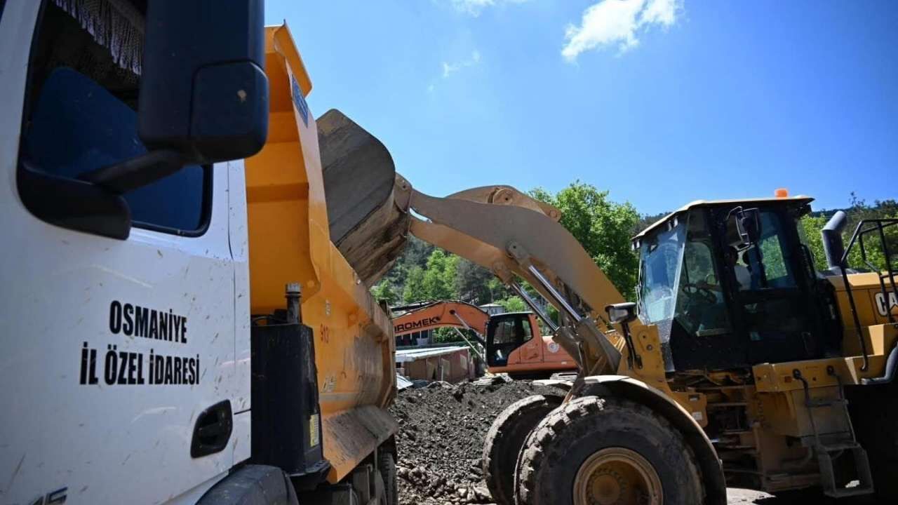 Osmaniye Bahçe’de Sel Sonrası Son Durum Ne Vali Serdengeçti Açıkladı! (5)