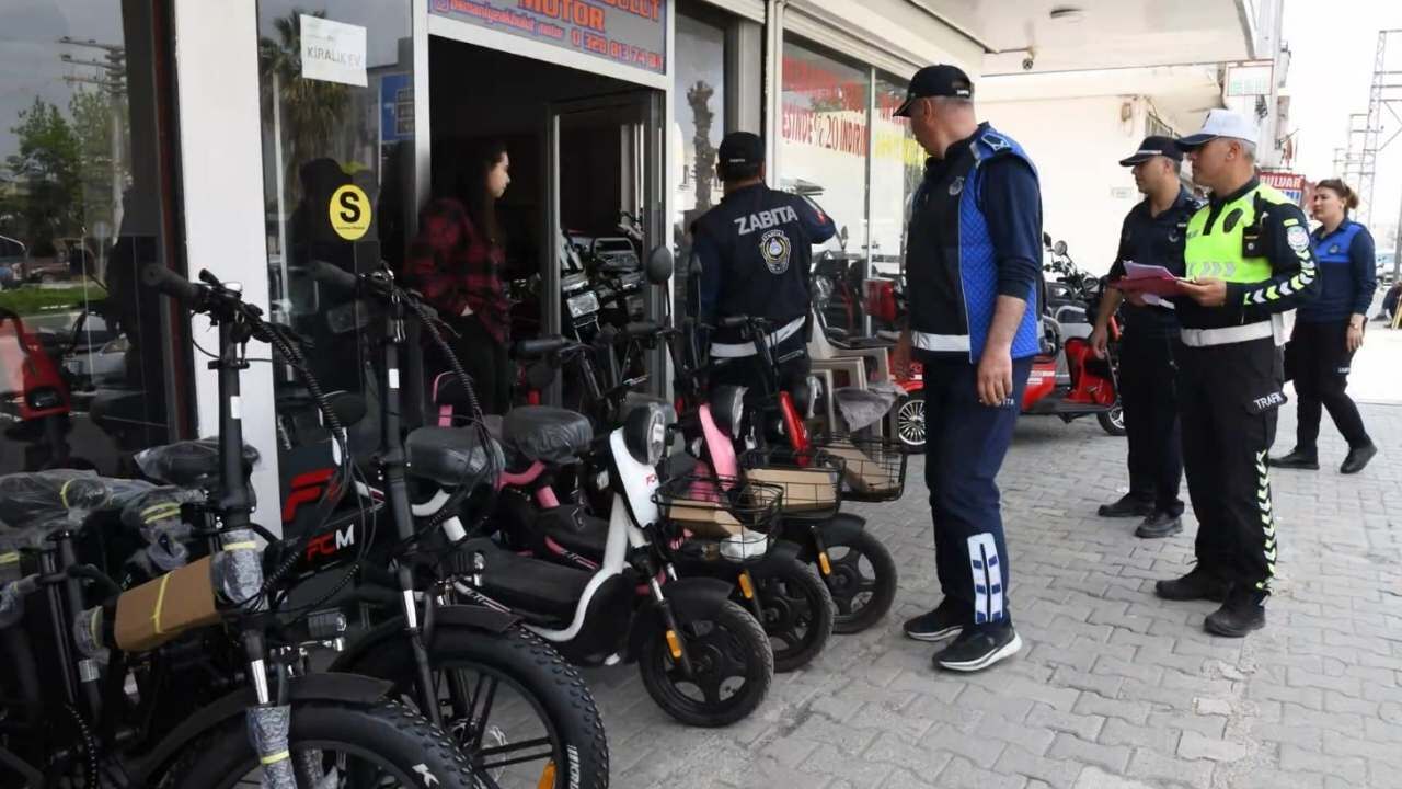 Osmaniye Belediyesi Kaldırım İşgali Denetimi Zabıta Sahaya İndi (1)