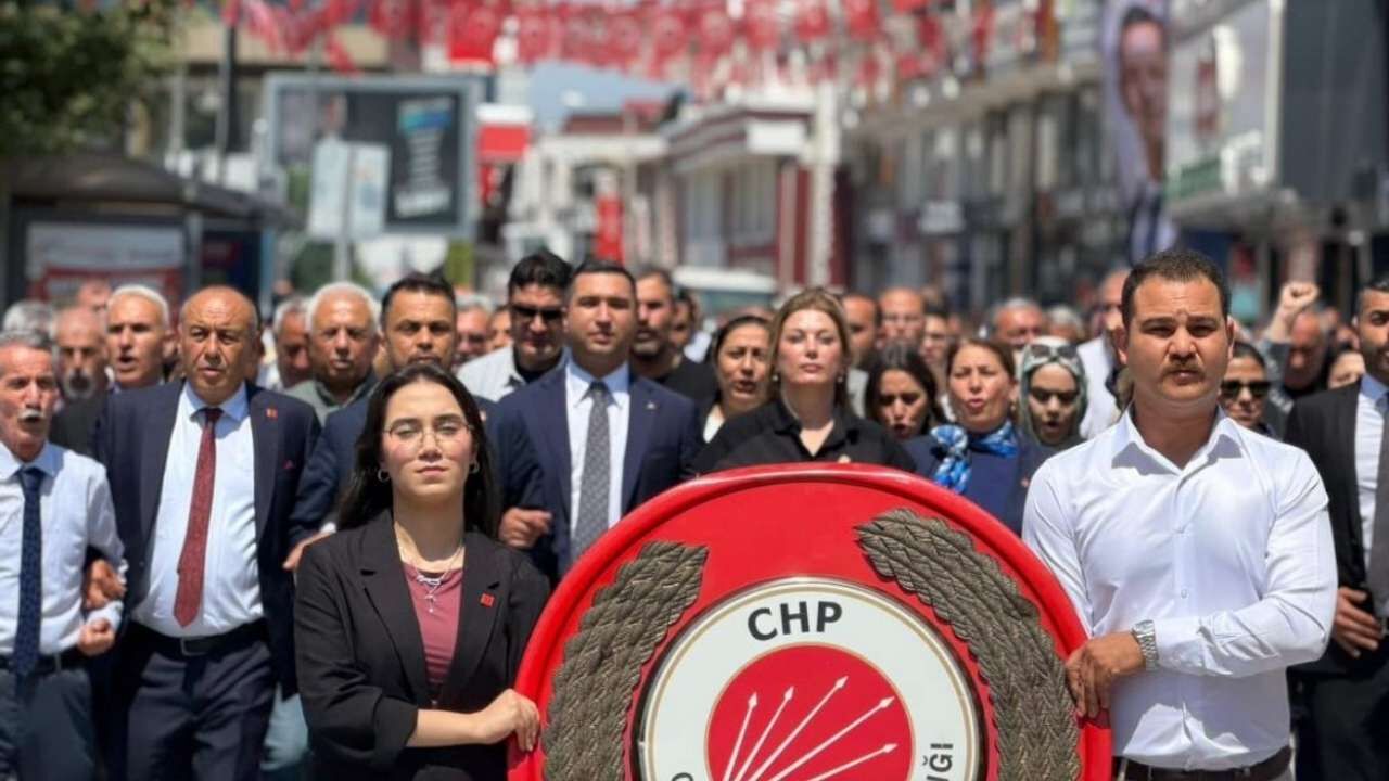 Osmaniye Chp Çarşı Merkezinde Yürüdü