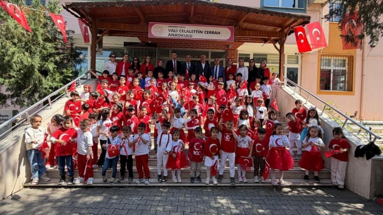 Osmaniye Düziçi'nde Minik Ellerden Muhteşem Bayrak Sergisi (2)