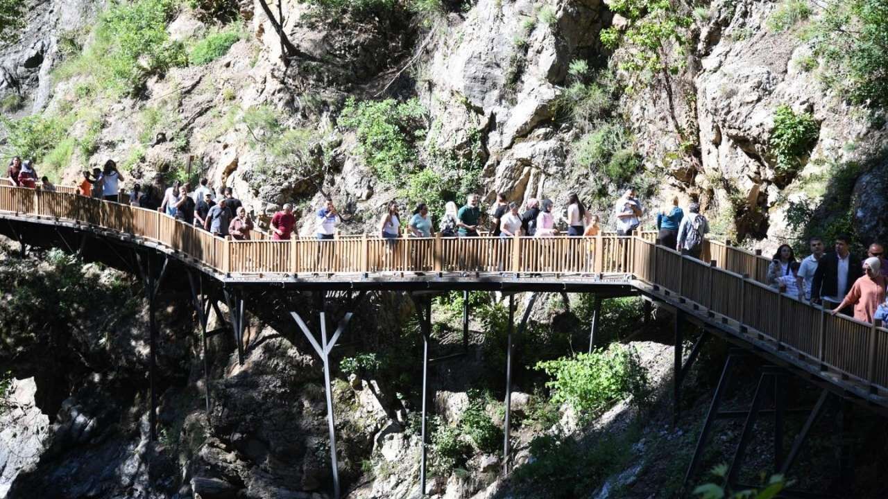 Osmaniye Karaçay Şelalesi Bayram Yoğunluğu (1)
