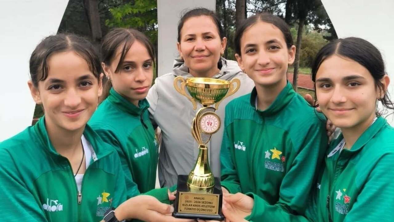 Osmaniye Milletvekili Yanık'tan Türkiye Üçüncüsü Sporculara Tebrik (1)