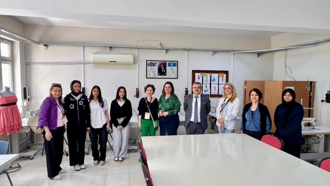 Osmaniye Rahime Hatun Kız Meslek Lisesi’ne Romanya’dan Erasmus+ Ziyareti (1)