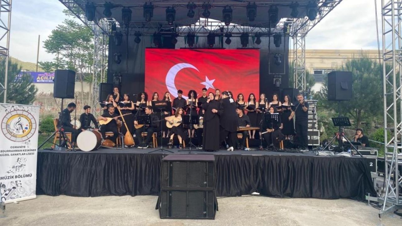 Osmaniye'de Bir İlk! Karacaoğlan'ın Torunları Mirasına Sahip Çıktı (1)