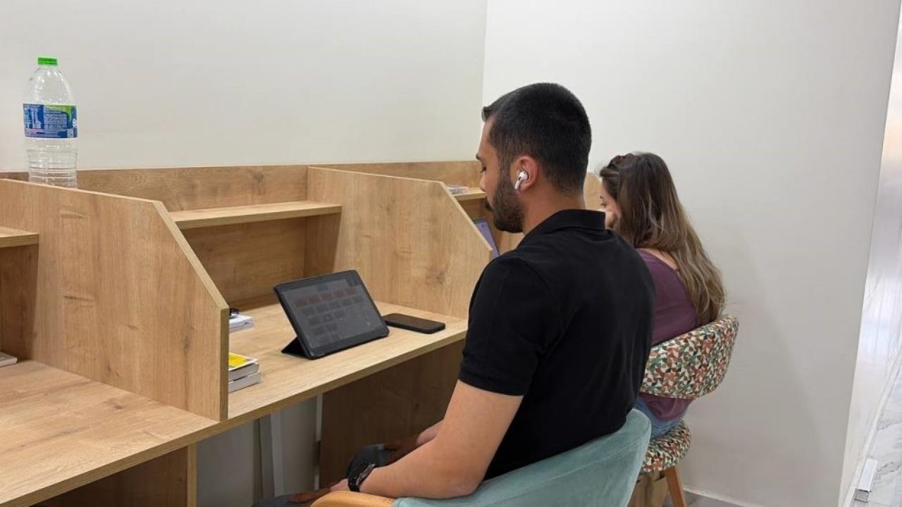 Osmaniye’de Gençlere Büyük Müjde! Genç Kitap Kafe İstiklal Şubesi Açıldı (1)