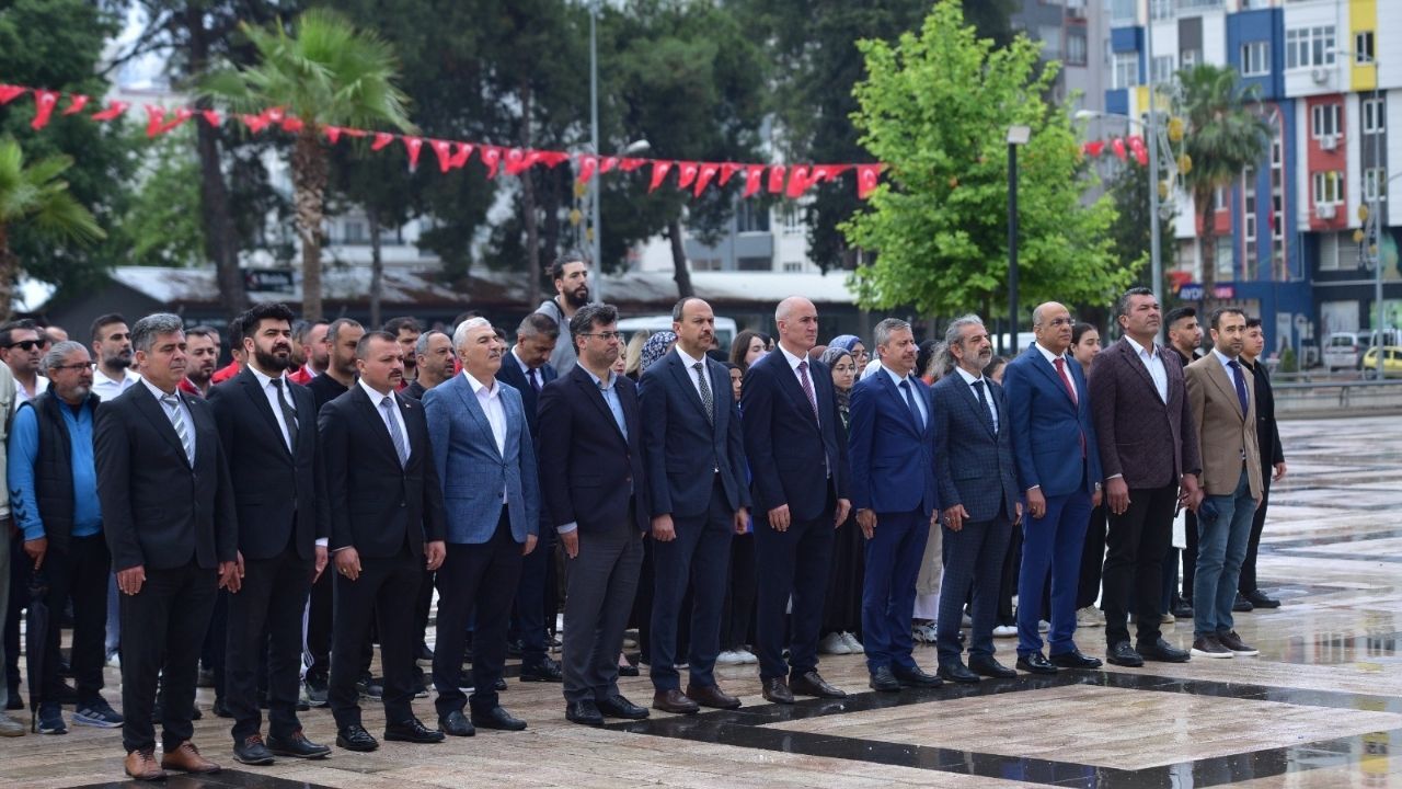 Osmaniye’de Gençlik Haftası Çelenk Sunma Töreniyle Başladı (1)