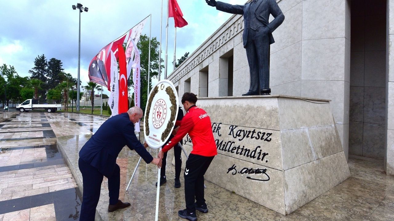 Osmaniye’de Gençlik Haftası Çelenk Sunma Töreniyle Başladı
