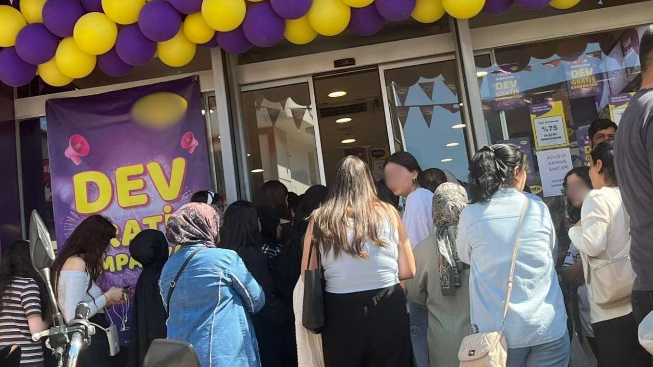 Osmaniye’de İndirim İzdihamı! (1)