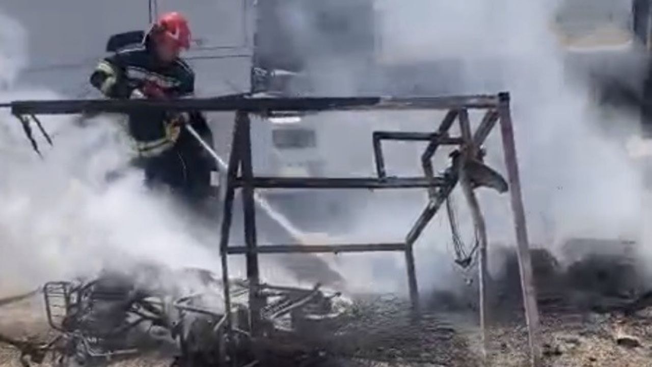 Osmaniye’de Korkutan Yangın Park Halindeki Elektrikli Motor Alev Alev Yandı (1)