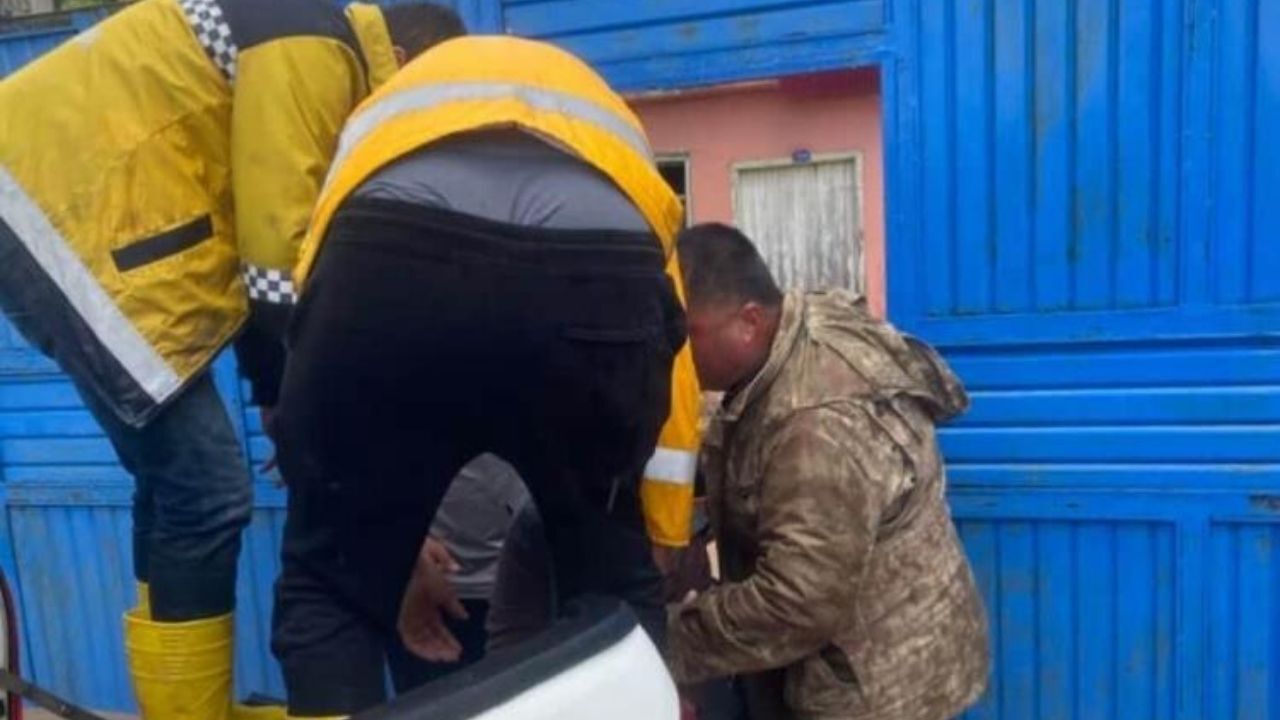 Osmaniye'de Sağanak Esiri Koçyurdu Köyünde Yaşlı Kadın Son Anda Kurtarıldı