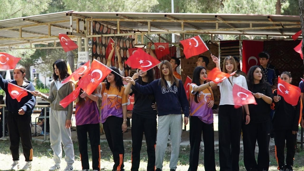 Samet Aybaba Osmaniye'de Çocukluk Günlerine Döndü (2)