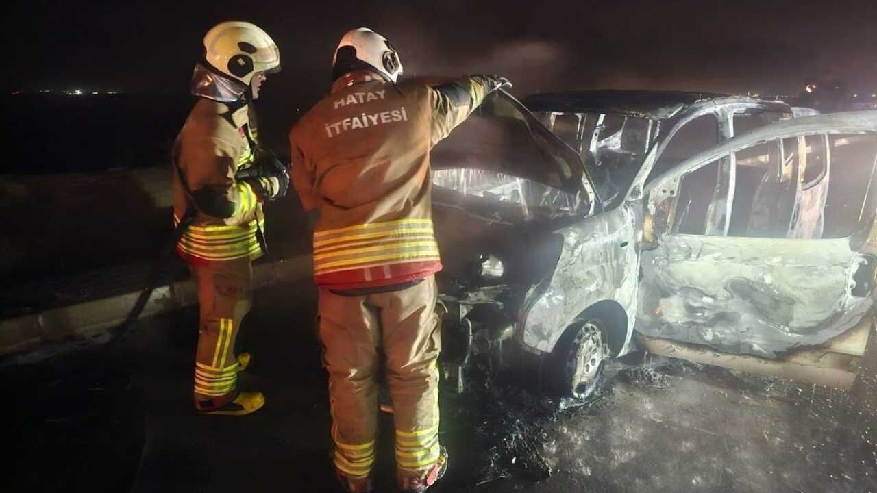 Seyir Halindeki Araç Alevlere Teslim Oldu (1)