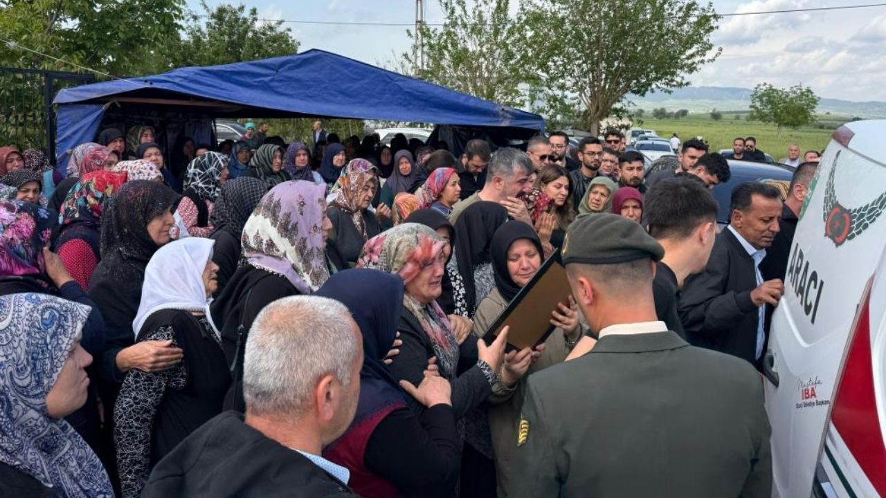 Siirt'te Görevli Astsubay Rafık Saçmalı Yaşam Mücadelesini Kaybetti Osmaniye'de Defnedildi (1)