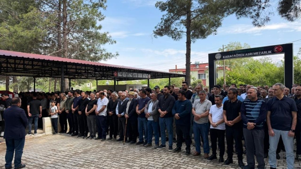 Siirt'te Görevli Astsubay Rafık Saçmalı Yaşam Mücadelesini Kaybetti Osmaniye'de Defnedildi (2)