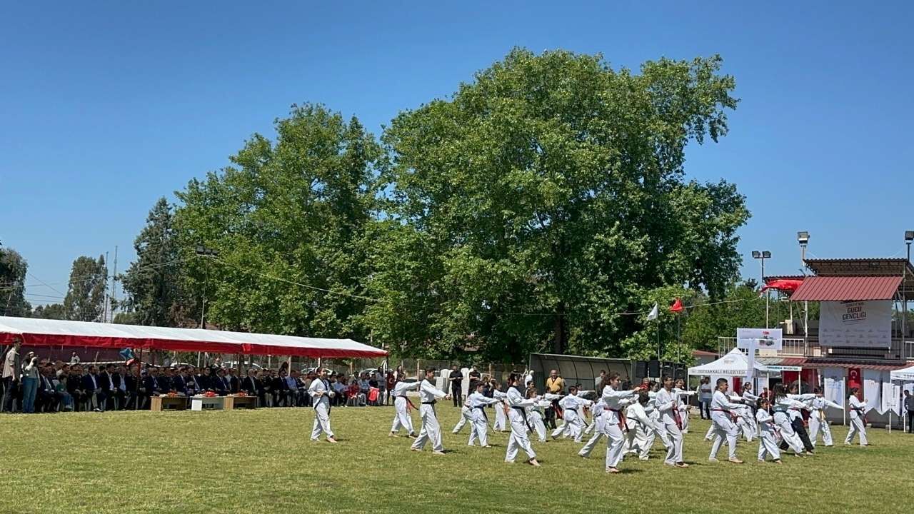 Toprakkale 19 Mayıs Kutlamalarında Spor Vurgusu! (2)