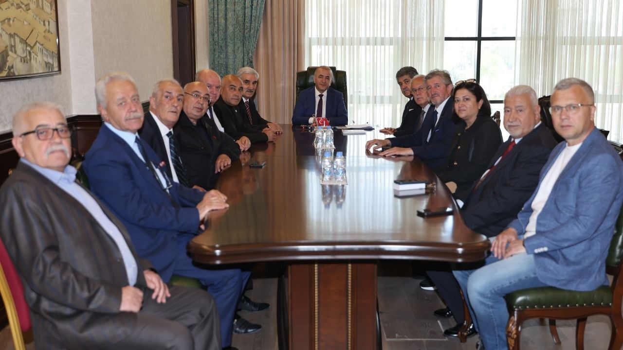 Türk Dünyası Gazeteciler Federasyonu Elazığ’da Toplandı Vali Hatipoğlu’na Ziyaret (2)
