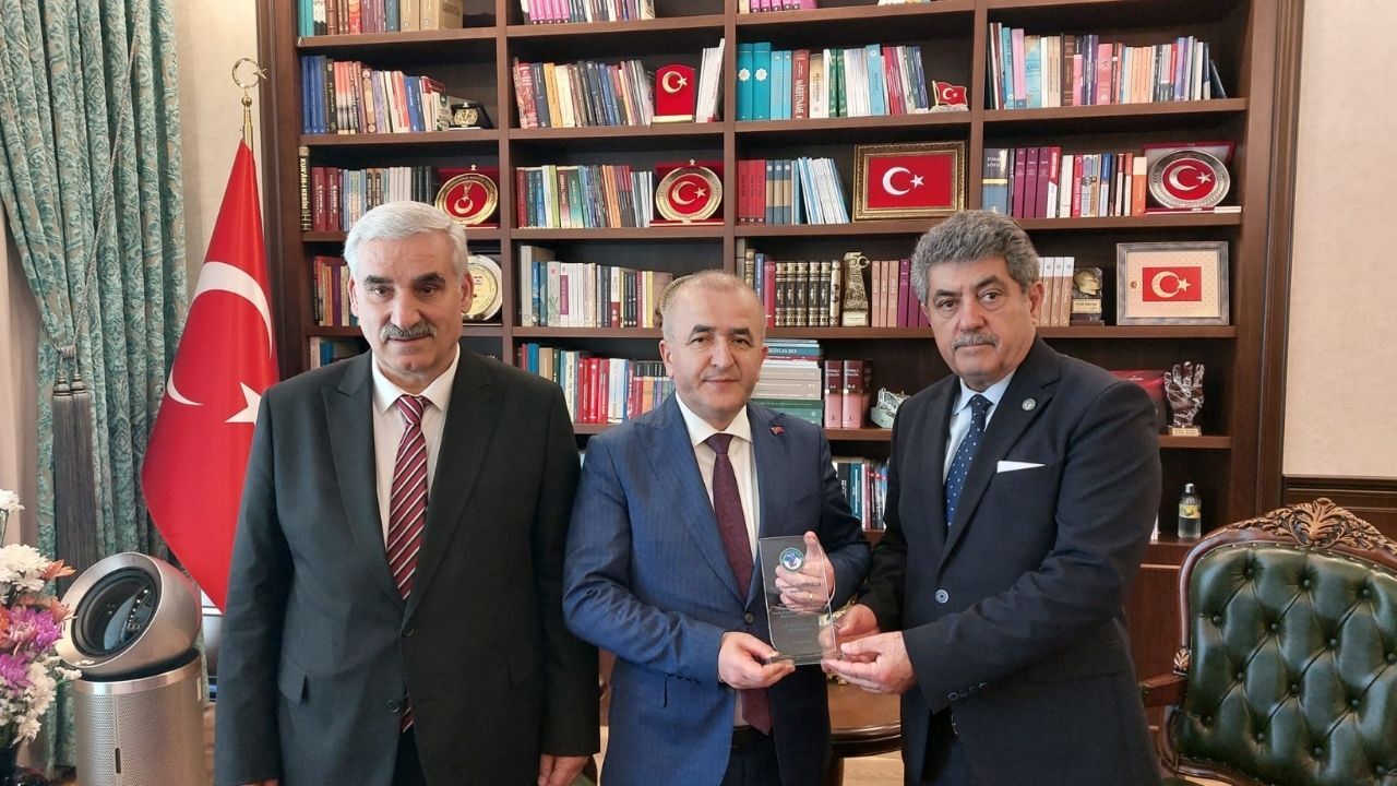 Türk Dünyası Gazeteciler Federasyonu Elazığ’da Toplandı Vali Hatipoğlu’na Ziyaret