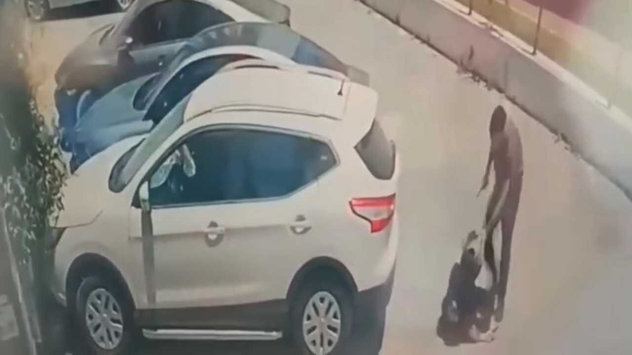 Adana'da Genç Kadını Evinin Önünde Bıçaklayan Platonik Aşık Tutuklandı (2)
