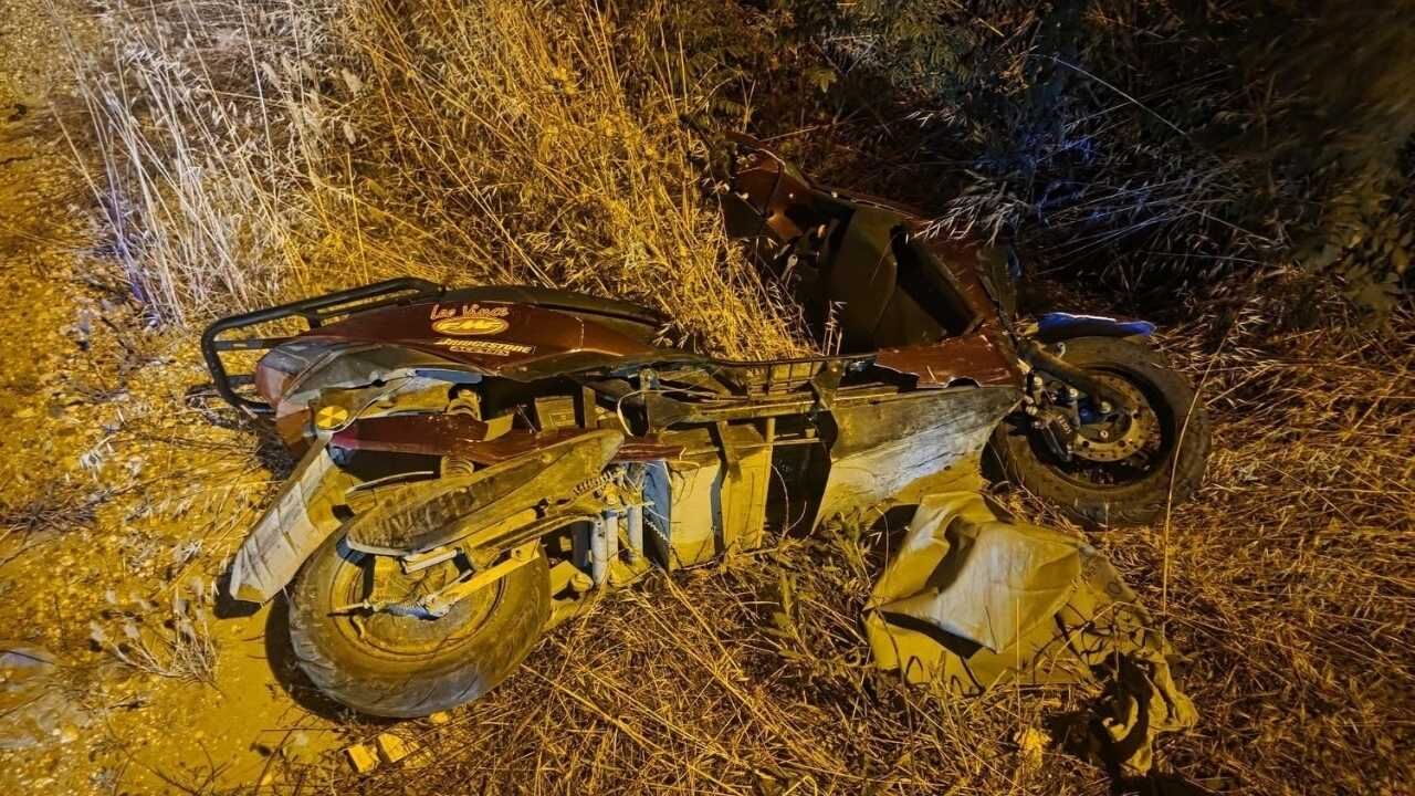 Antakya'da Kontrolden Çıkan Motosiklet Dereye Uçtu (2)