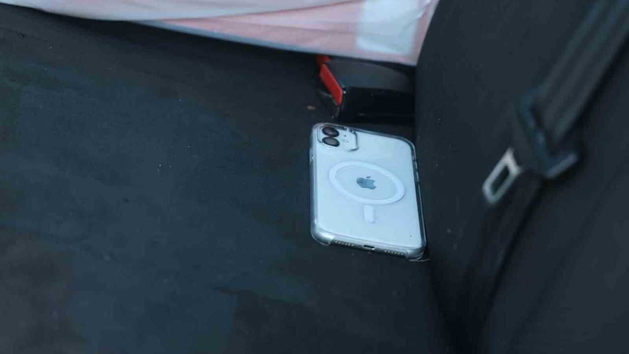 Aracına Aldığı Yolcunun Düşürdüğü Telefonu Günlerdir Sahibine Ulaştırmaya Çalışıyor (2)