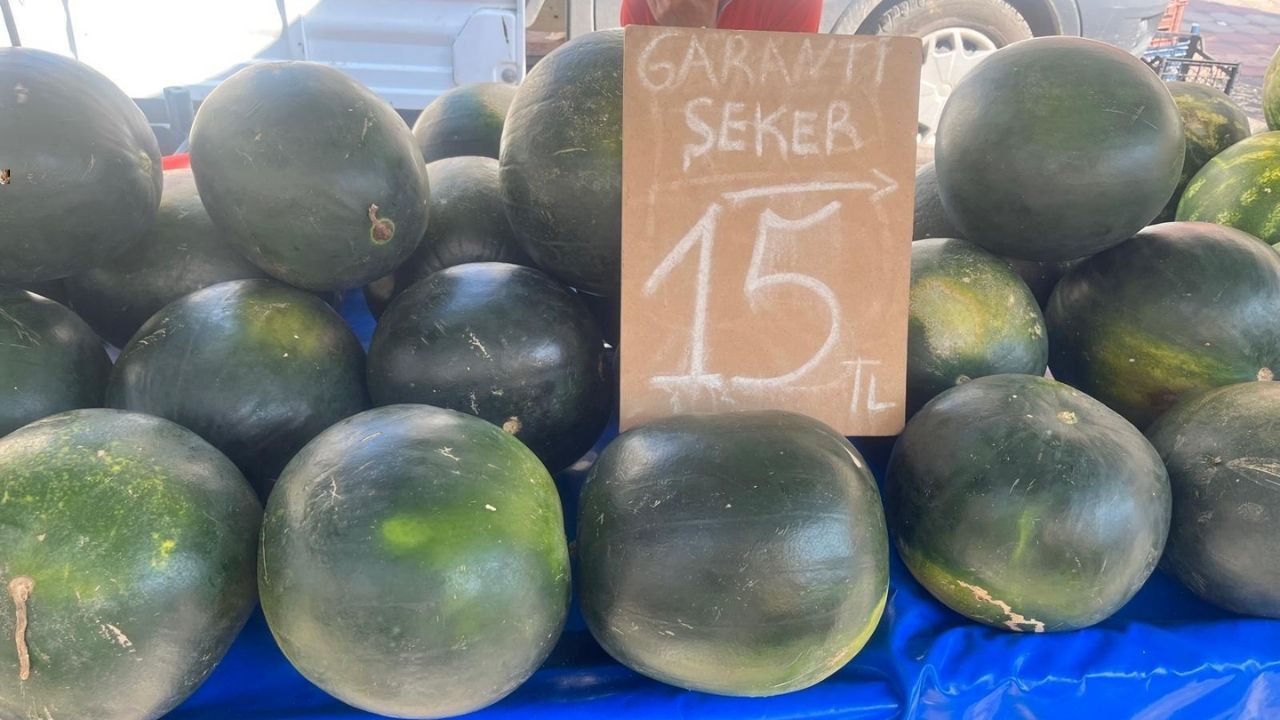 Arada 10 Tl Fark Var! Pazarda Gülle Mi, Çizgili Karpuz Mu Kapışılıyor
