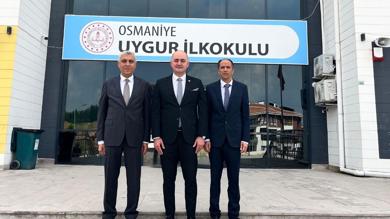 Başsavcı Arısoy Ve Müdürü Albak’tan Uygur İlkokulu’na Anlamlı Ziyaret