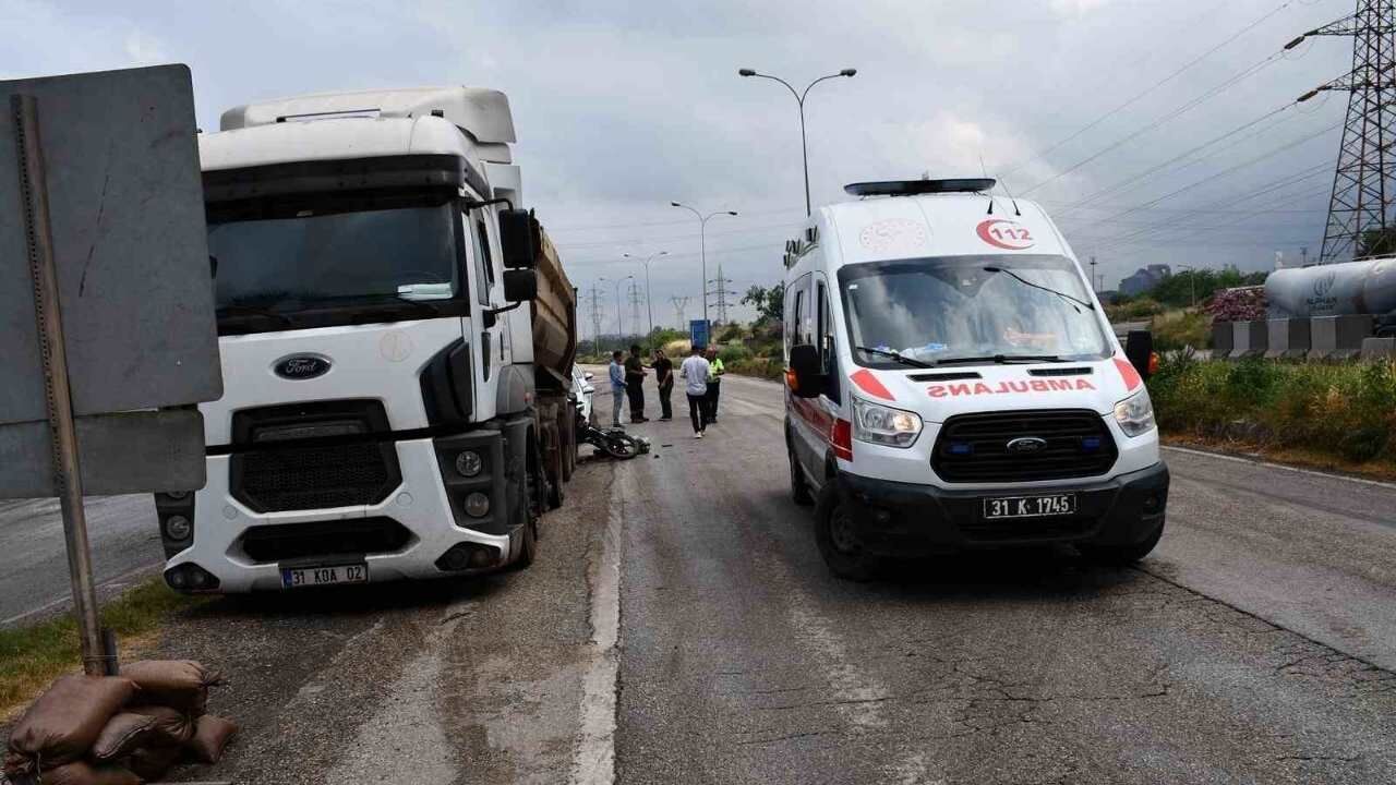 Hafriyat Kamyonuyla Çarpışan Motosiklet Sürücüsü Yaralandı (2)-1