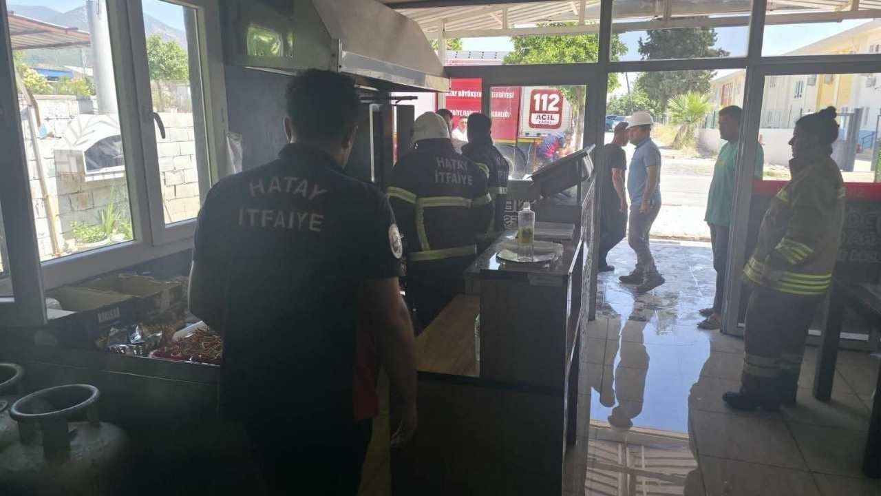 Hassa İlçesinde Dönerci Yangını Nasıl Kontrol Altına Alındı (2)
