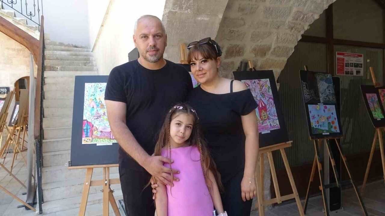Hataylı Minik Ressam Dünyaya Açıldı (2)
