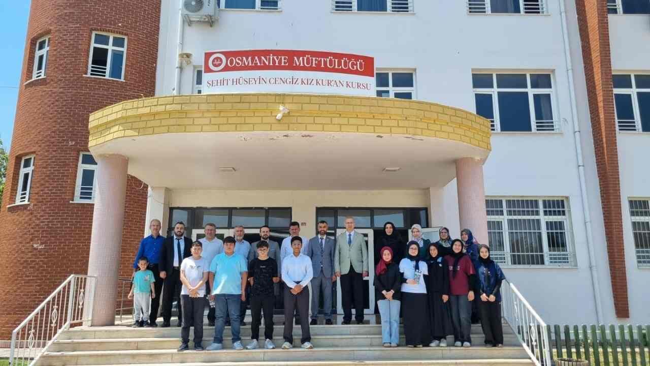 Hem Akademik Hem Manevi Eğitim (1)