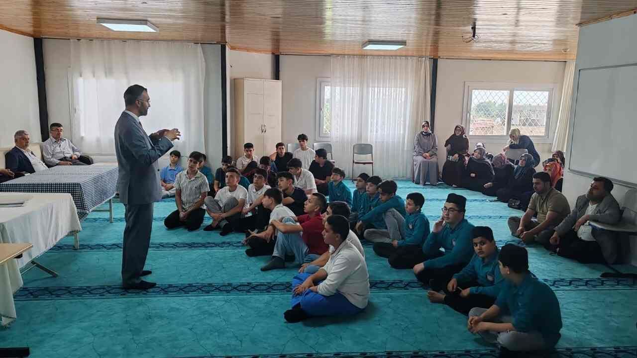 Hem Akademik Hem Manevi Eğitim (2)