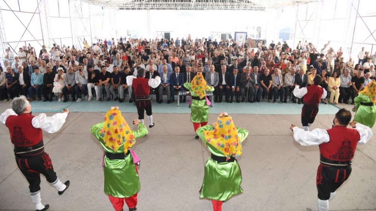 İstanbullular Osmaniye'nin Efsane Tatlarına Bayıldı! (2)